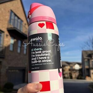 Owala Check Me Out 32 Oz, Limited Ed Finders Keepers Collection Water Bottle